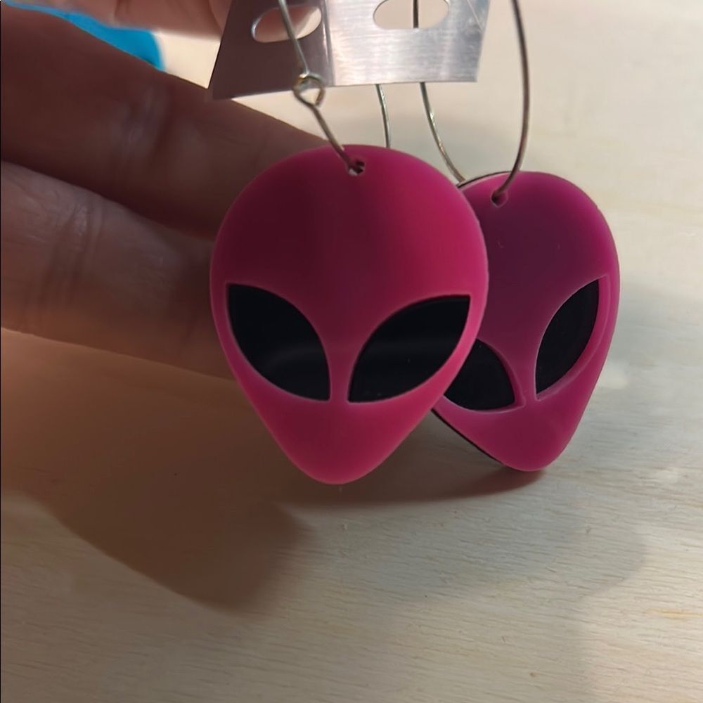 Colorful Alien Face Earrings - Picture 5 of 7